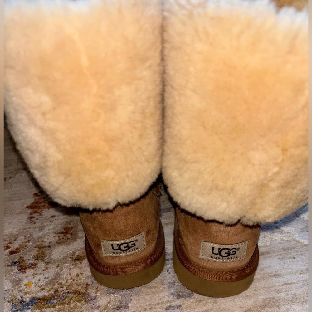 Ugg Classic Tall Chestnut Suede Women’s Boots - Picture 3 of 5